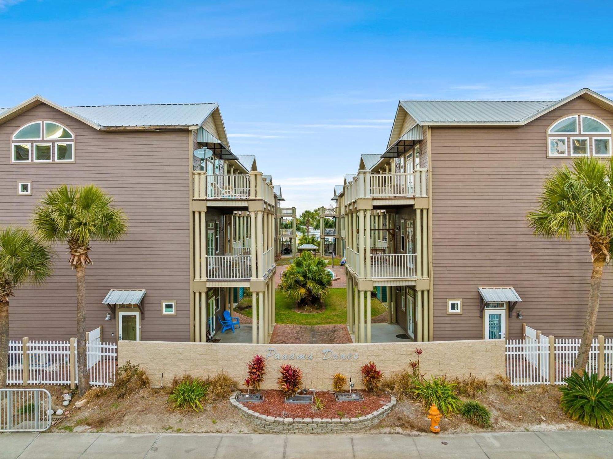 Crescent Moon Palace - A Luxury Home With Pool, Parking, Just Steps To The Beach Panama City Beach Εξωτερικό φωτογραφία